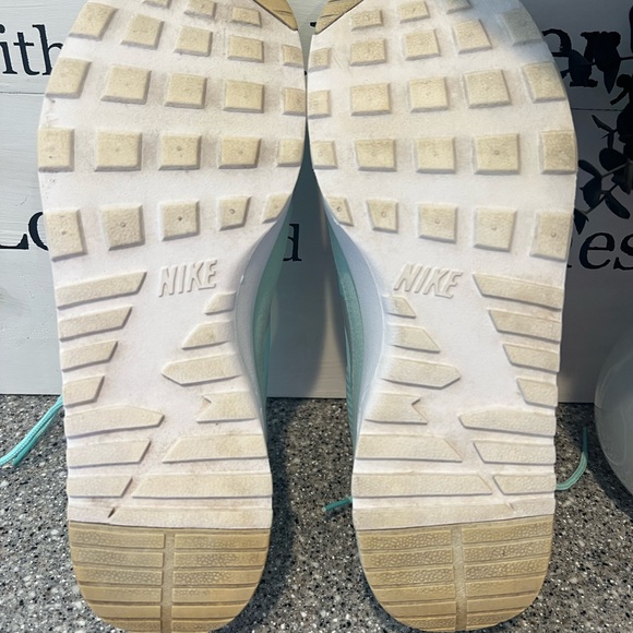 RARE 🌟 💫 😎 2014 Nike Air Max Thea in Glacier Ice with swarovski crystals - Picture 9 of 10